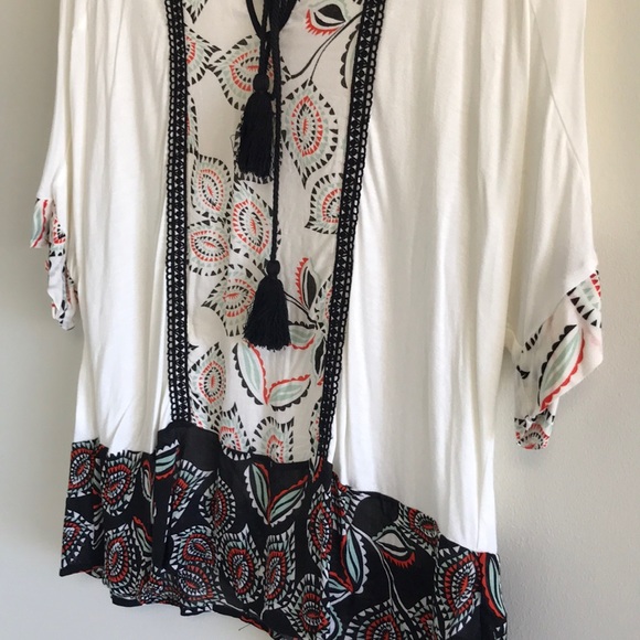 🎉$13 Tops 3/$20🎉Democracy Top✨ - Picture 2 of 5